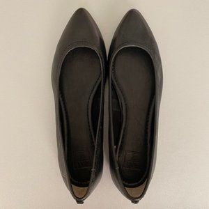 Frye Regina Ballet Flats NWT size 6.5